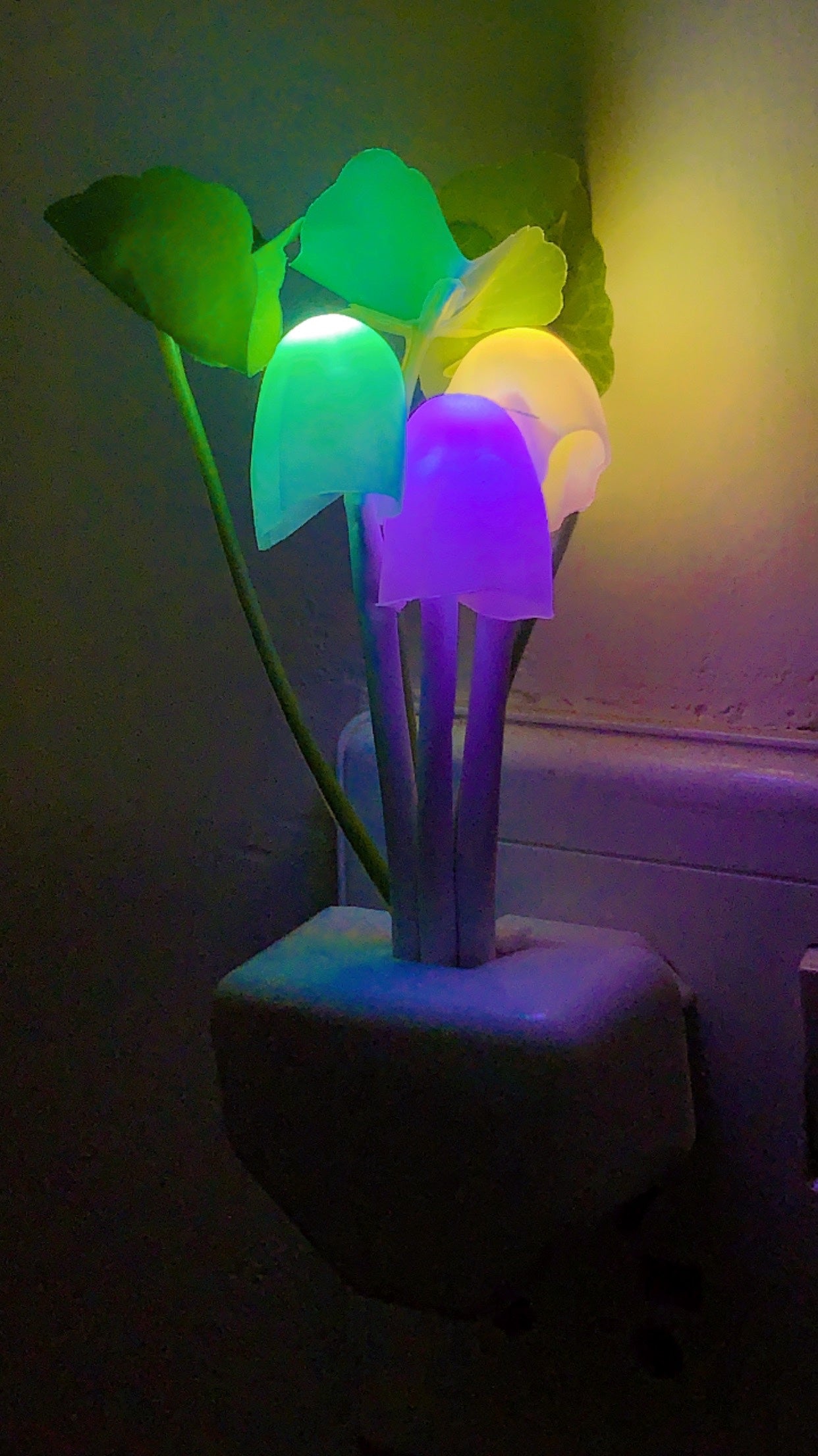 LED Mushroom Night Light with Automatic Sensor, Color Changing Romantic Flower Lamp for Bedroom & Kids' Room Bazm-e-Decor