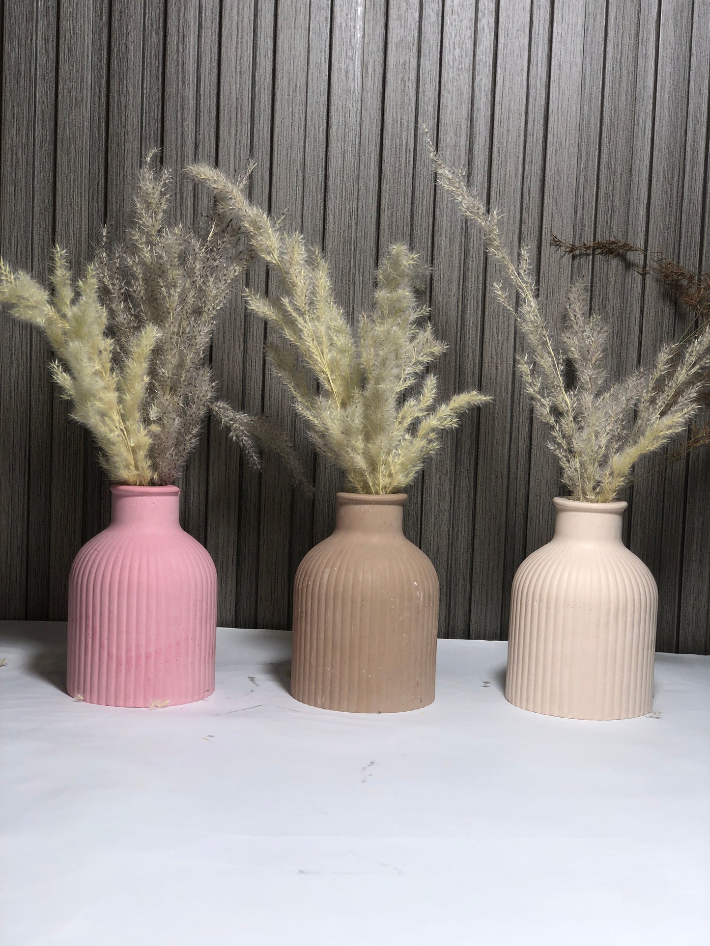 Concrete Bud Vase | Modern Minimalist Dried Flower Vase | Small Cement Decorative Vase | Customizable Home Decor Bazm-e-Decor