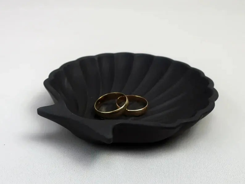 Handmade Shell Trinket Tray - Customizable Jewelry Dish | Minimalist Modern Design Bazm-e-Decor