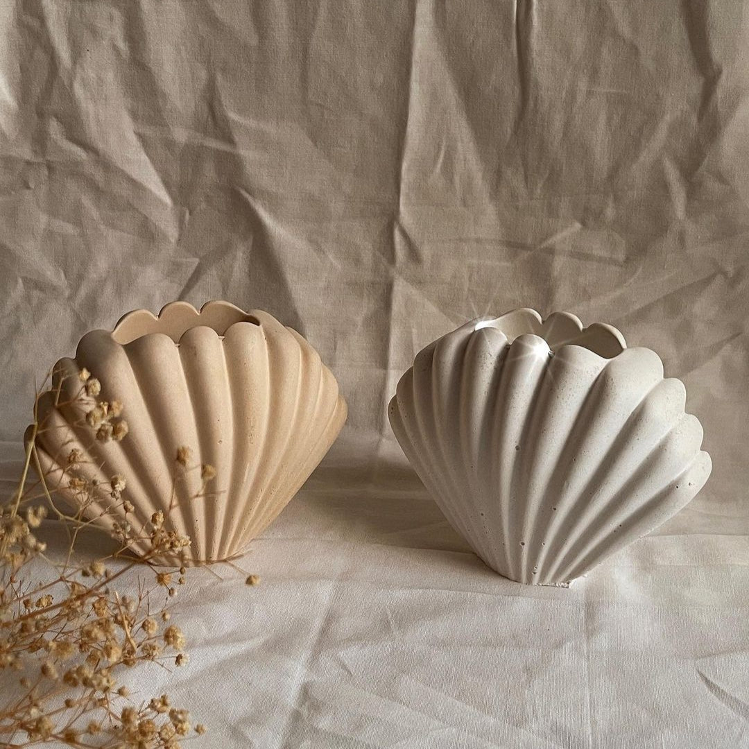 Minimalist Concrete Sea Shell Vase - Handmade 14cm Flower Vase for Home Decor Bazm-e-Decor